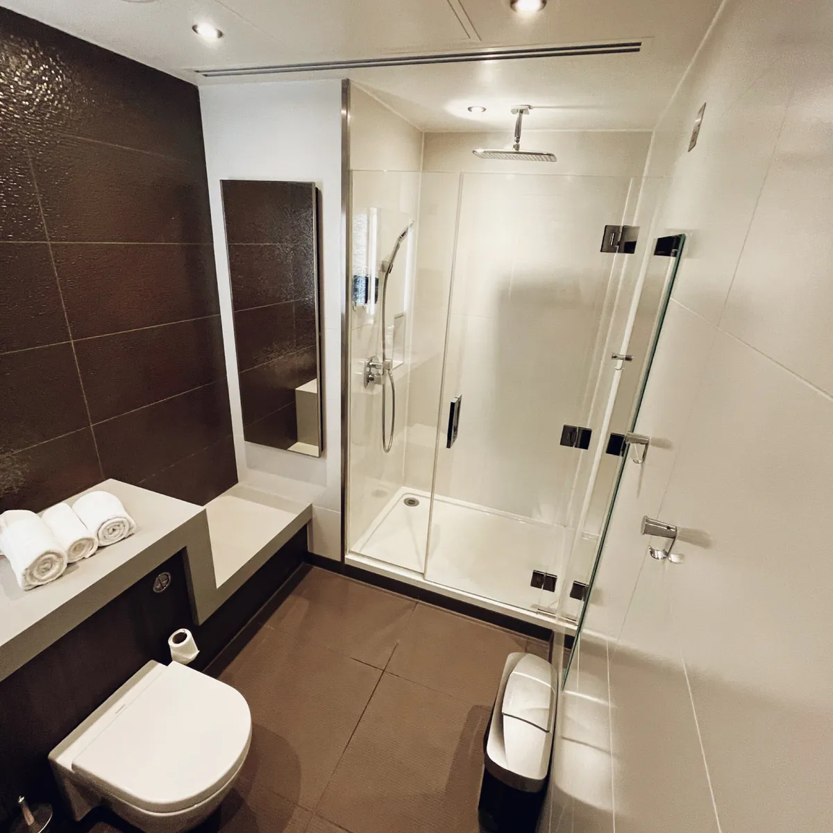 Shower at the British Airways Club Lounge at Gatwick