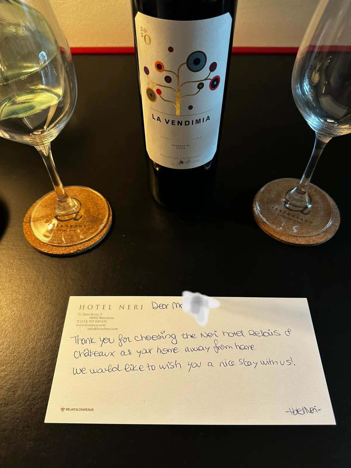 Hotel Neri Relais & Chateaux: Welcome bottle of wine